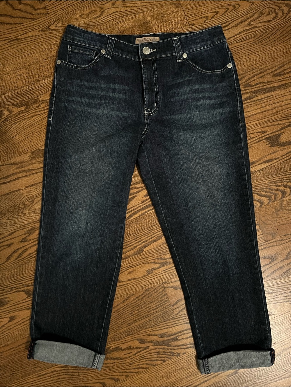 Cropped Dark Wash Womeny Jeans